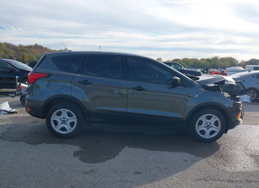 Photo 14 of 2019 Ford Escape S (VIN 1FMCU0F73KUB02602)