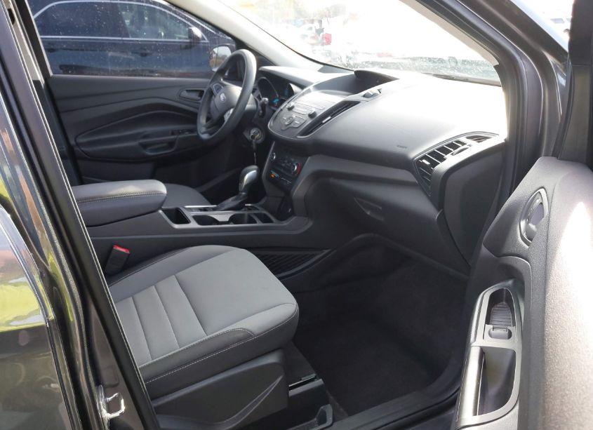 Photo 5 of 2019 Ford Escape S (VIN 1FMCU0F73KUB02602)