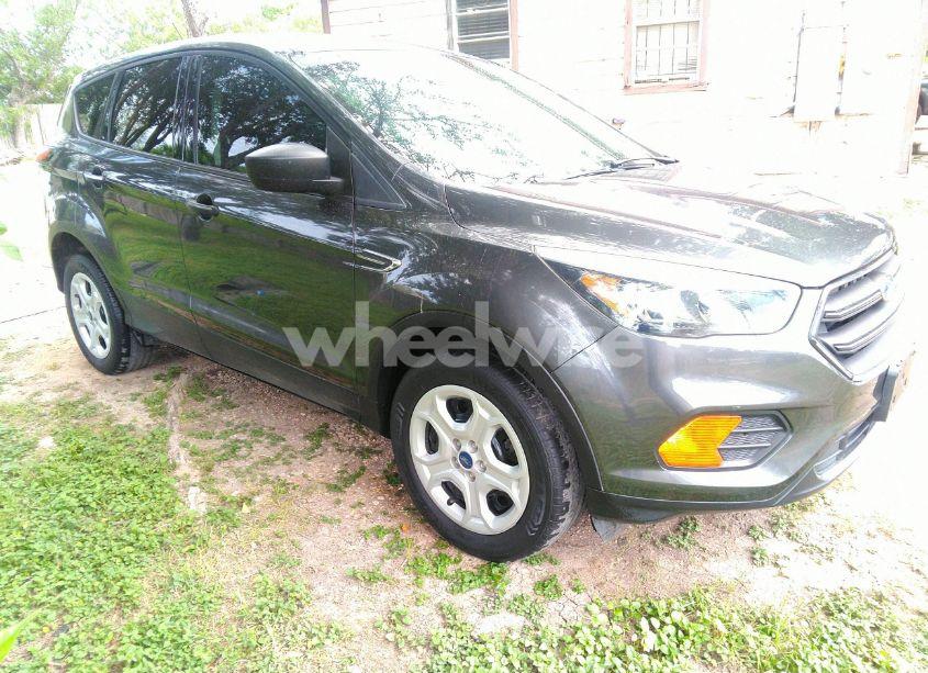 2019 Ford Escape S (VIN 1FMCU0F73KUC25400) main photo