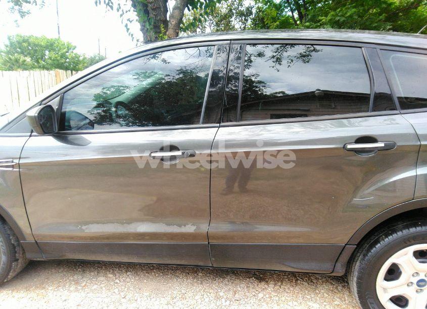 Photo 14 of 2019 Ford Escape S (VIN 1FMCU0F73KUC25400)