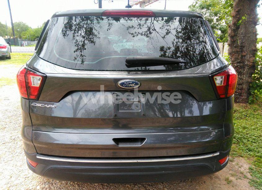 Photo 16 of 2019 Ford Escape S (VIN 1FMCU0F73KUC25400)