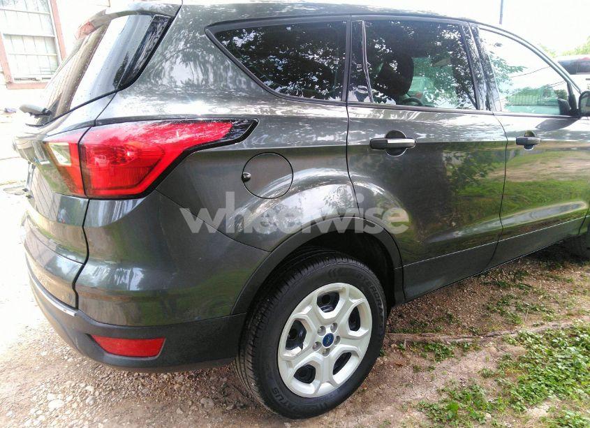 Photo 4 of 2019 Ford Escape S (VIN 1FMCU0F73KUC25400)