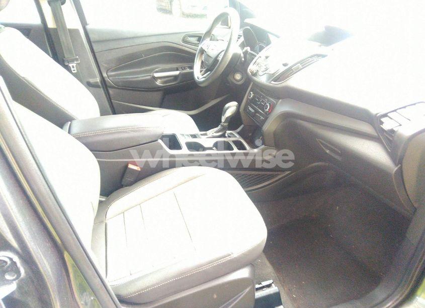 Photo 5 of 2019 Ford Escape S (VIN 1FMCU0F73KUC25400)