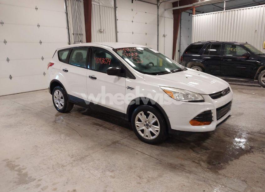 2013 Ford Escape S (VIN 1FMCU0F74DUA04875) main photo
