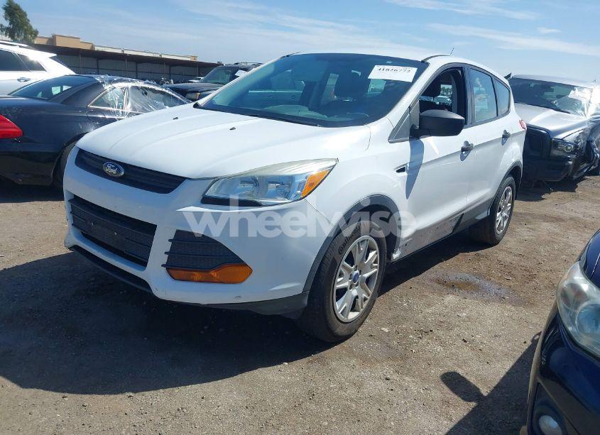 Photo 2 of 2013 Ford Escape S (VIN 1FMCU0F74DUA40498)