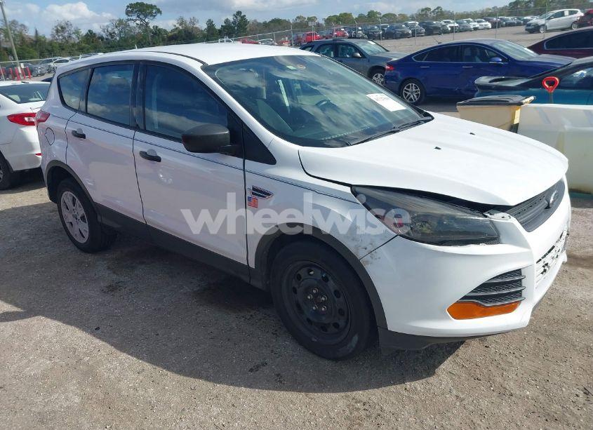 2014 Ford Escape S (VIN 1FMCU0F74EUC27788) main photo