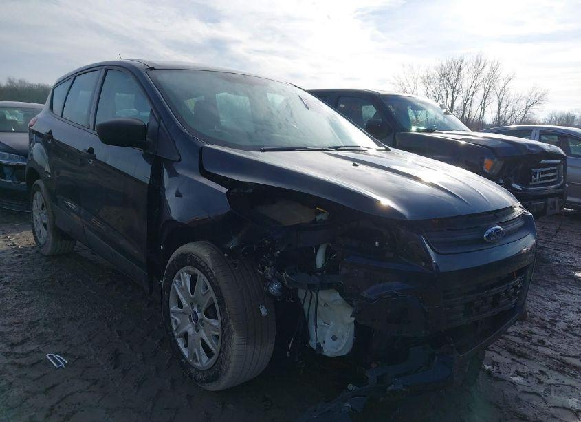 2015 Ford Escape S (VIN 1FMCU0F74FUB70395) main photo