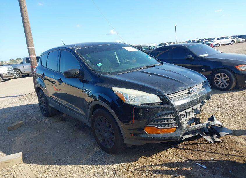 2016 Ford Escape S (VIN 1FMCU0F74GUB82175) main photo