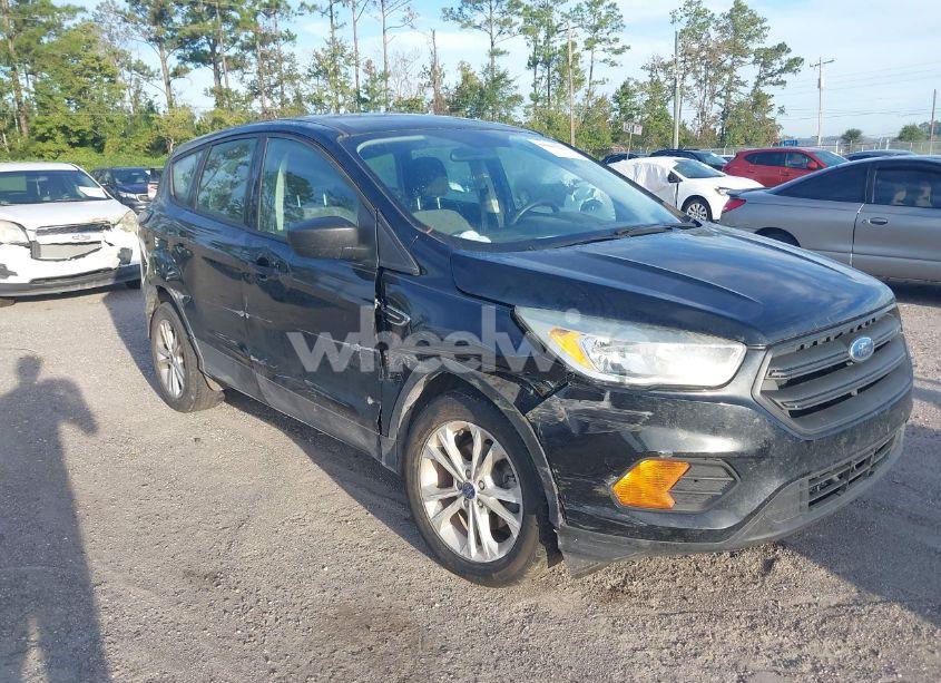 2017 Ford Escape S (VIN 1FMCU0F74HUB37044) main photo