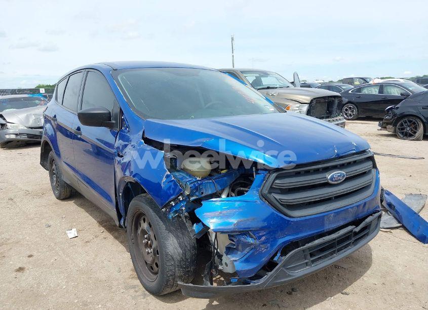 2017 Ford Escape S (VIN 1FMCU0F74HUB52868) main photo