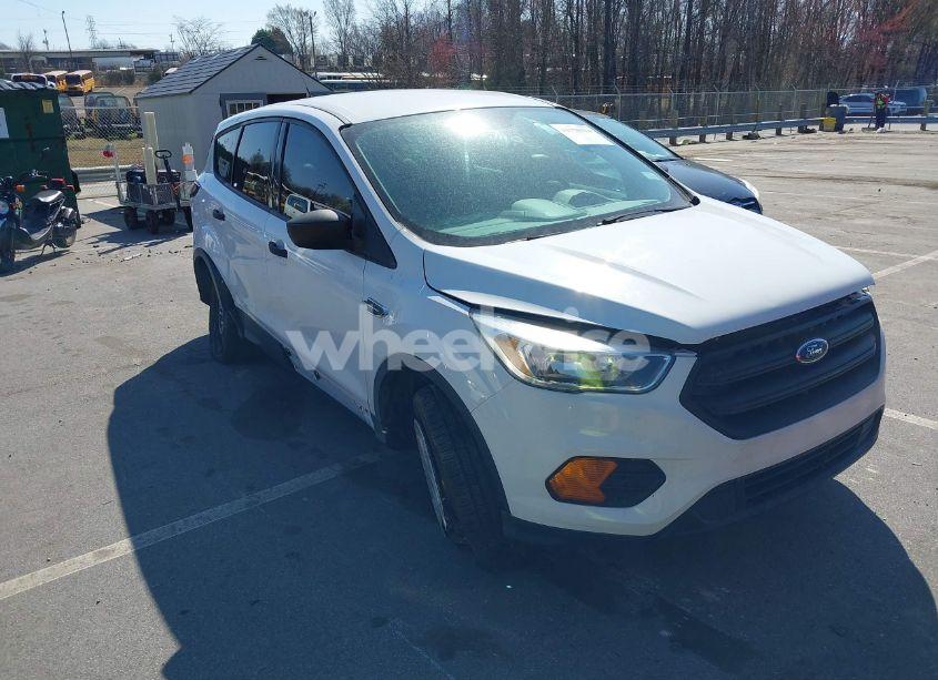 2017 Ford Escape S (VIN 1FMCU0F74HUB56421) main photo
