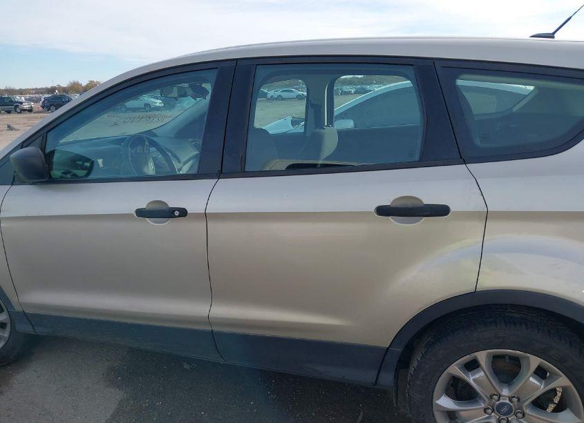 Photo 14 of 2018 Ford Escape S (VIN 1FMCU0F74JUB33212)