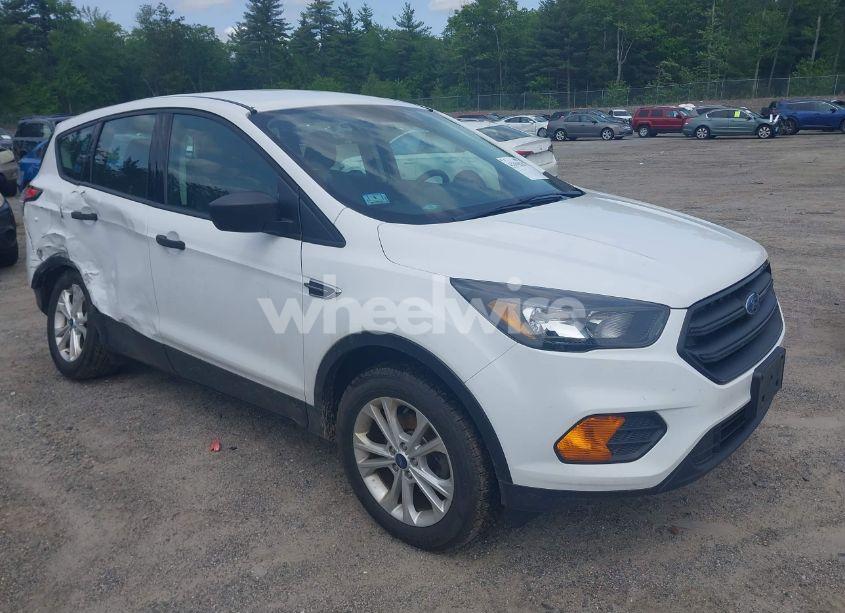 2018 Ford Escape S (VIN 1FMCU0F74JUB65772) main photo