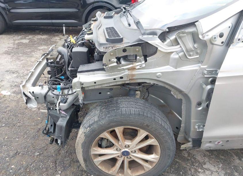 Photo 18 of 2018 Ford Escape S (VIN 1FMCU0F74JUB79493)