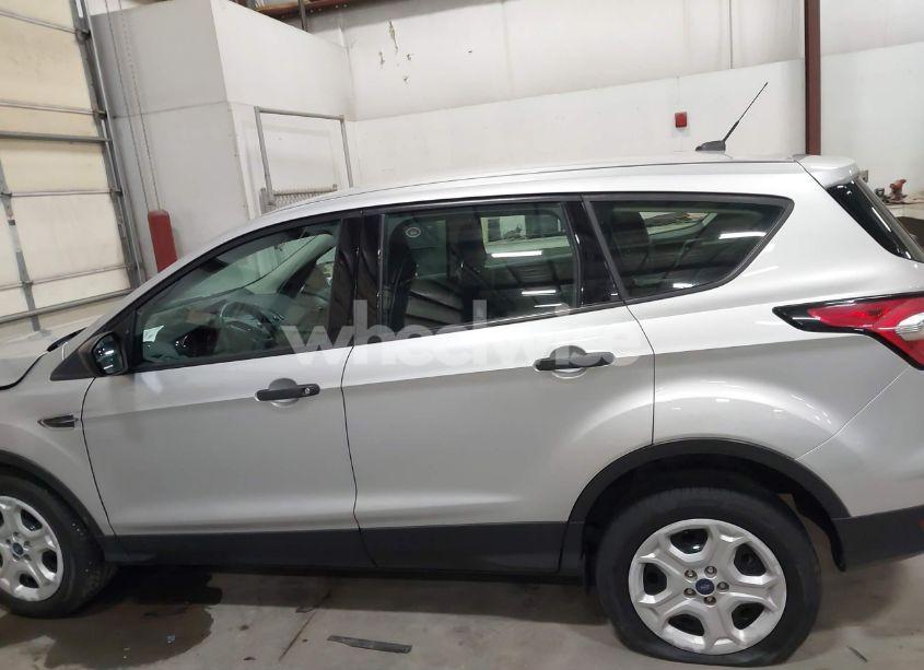 Photo 15 of 2018 Ford Escape S (VIN 1FMCU0F74JUC71042)