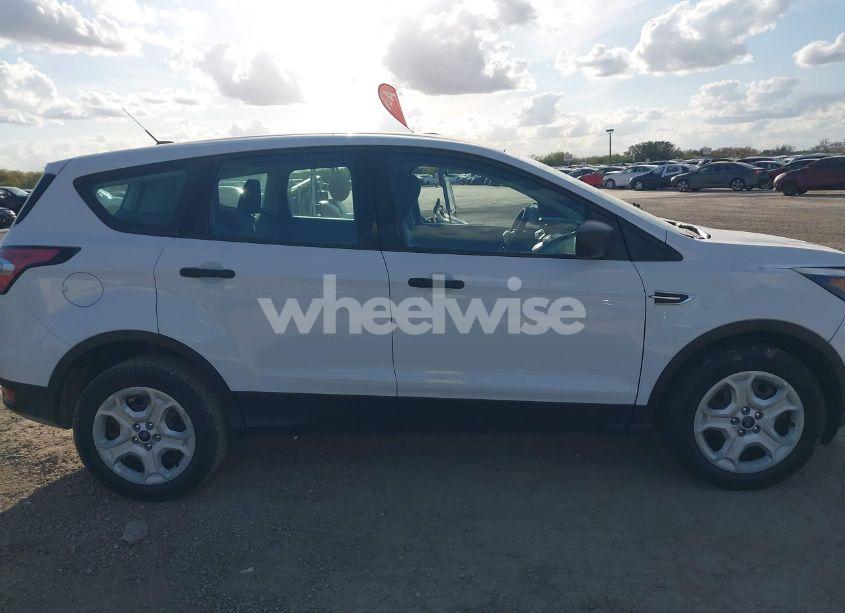 Photo 14 of 2018 Ford Escape S (VIN 1FMCU0F74JUC72918)