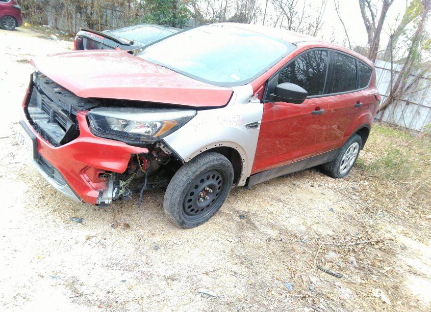 Photo 2 of 2019 Ford Escape S (VIN 1FMCU0F74KUB00583)