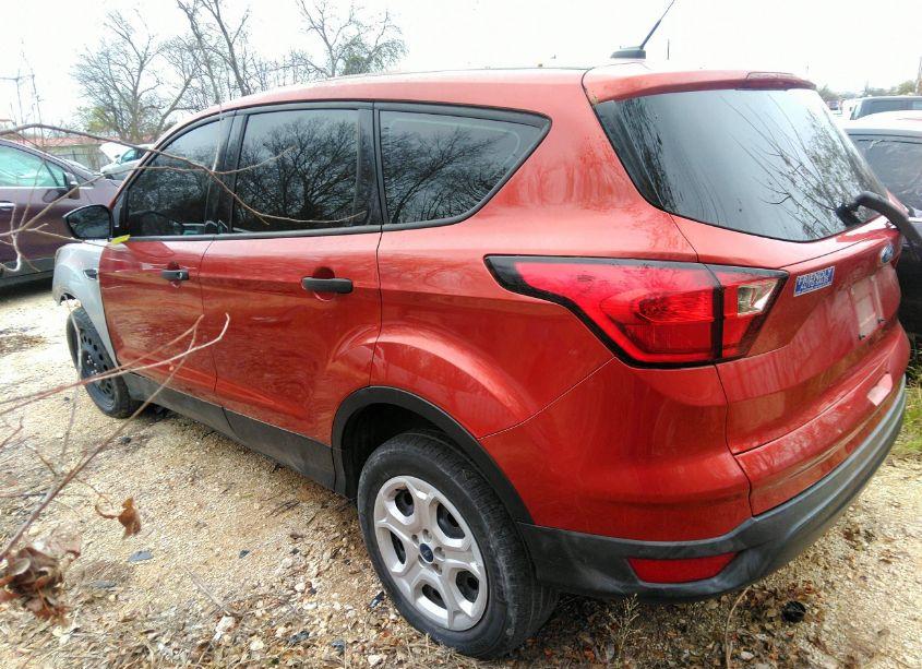 Photo 3 of 2019 Ford Escape S (VIN 1FMCU0F74KUB00583)