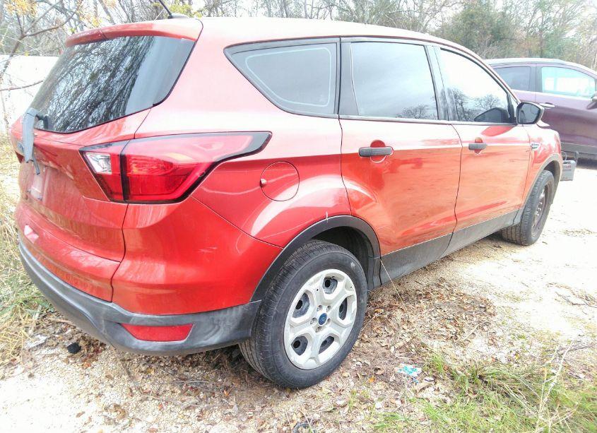 Photo 4 of 2019 Ford Escape S (VIN 1FMCU0F74KUB00583)
