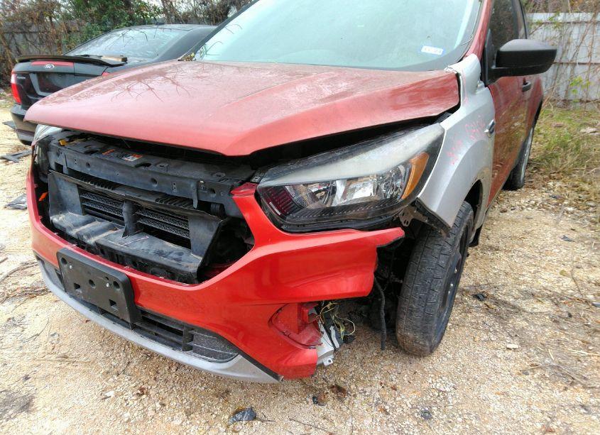 Photo 6 of 2019 Ford Escape S (VIN 1FMCU0F74KUB00583)
