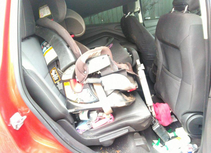 Photo 8 of 2019 Ford Escape S (VIN 1FMCU0F74KUB00583)