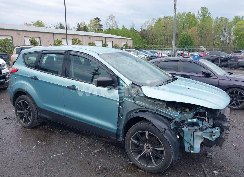 2013 Ford Escape S (VIN 1FMCU0F75DUD00309) main photo