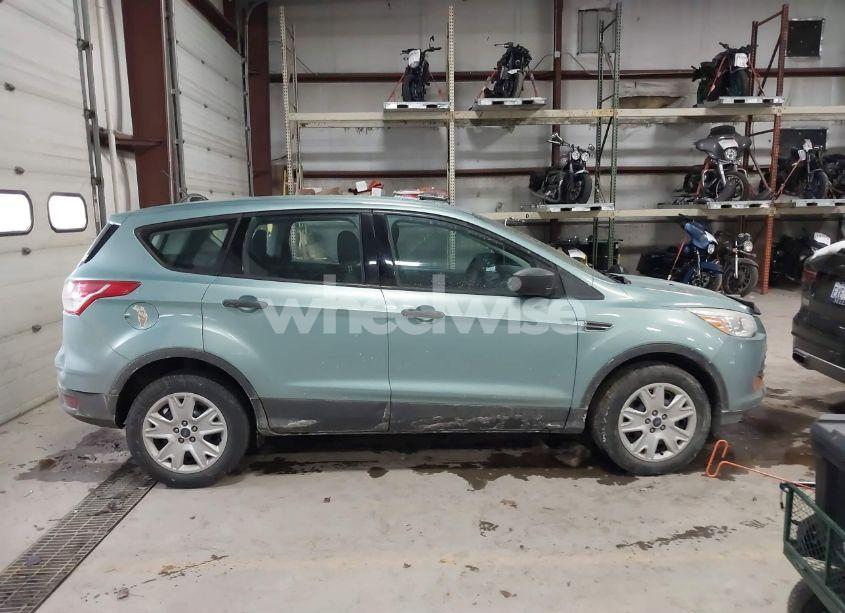 Photo 13 of 2013 Ford Escape S (VIN 1FMCU0F75DUD50398)
