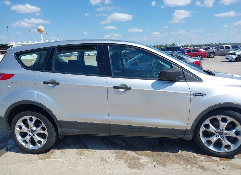 Photo 13 of 2014 Ford Escape S (VIN 1FMCU0F75EUD73035)