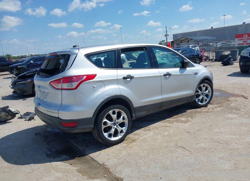 Photo 4 of 2014 Ford Escape S (VIN 1FMCU0F75EUD73035)