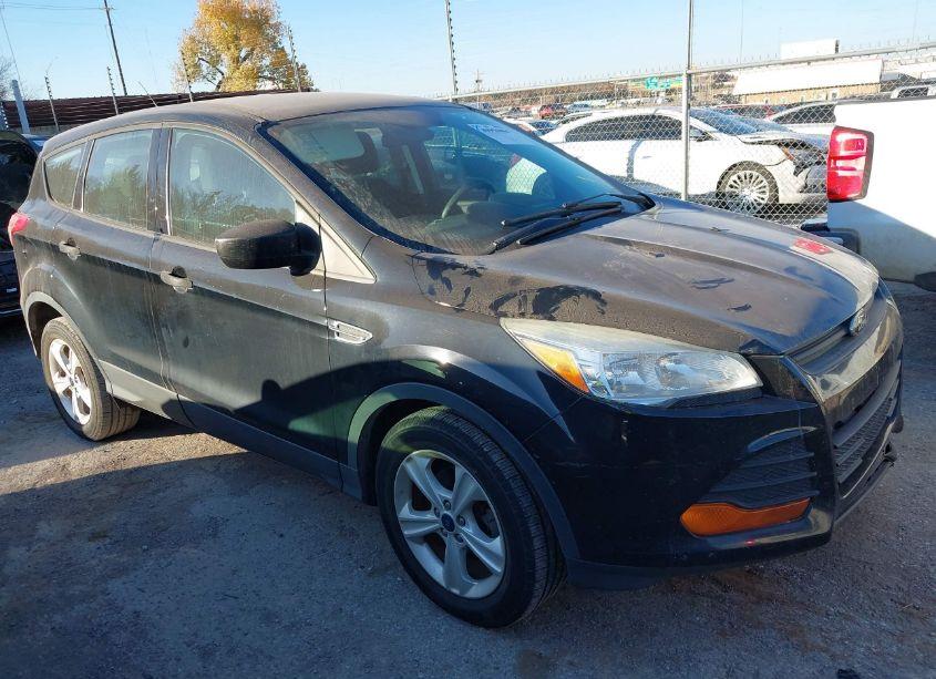 2016 Ford Escape S (VIN 1FMCU0F75GUB07114) main photo