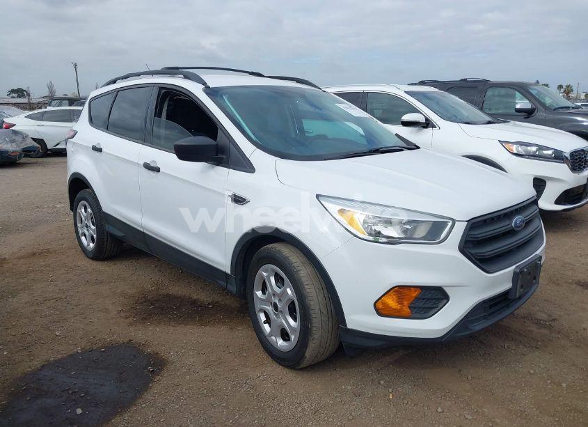2017 Ford Escape S (VIN 1FMCU0F75HUB04103) main photo
