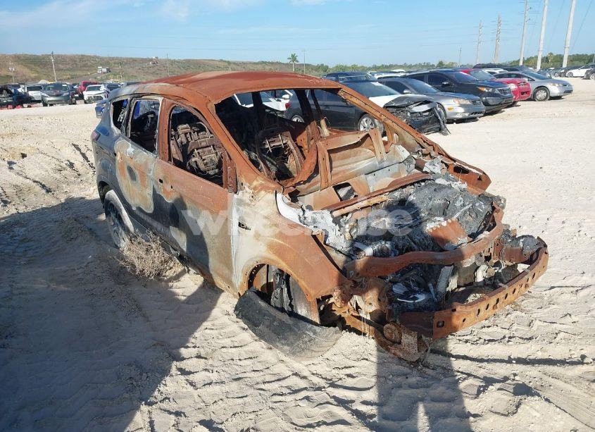 2017 Ford Escape S (VIN 1FMCU0F75HUD91166) main photo