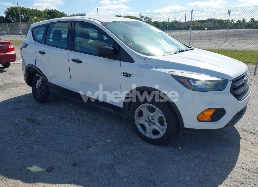 2018 Ford Escape S (VIN 1FMCU0F75JUA02032) main photo