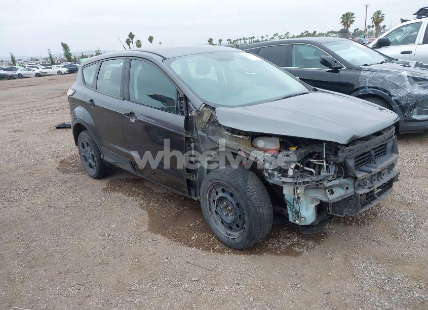 2018 Ford Escape S (VIN 1FMCU0F75JUA10261) main photo