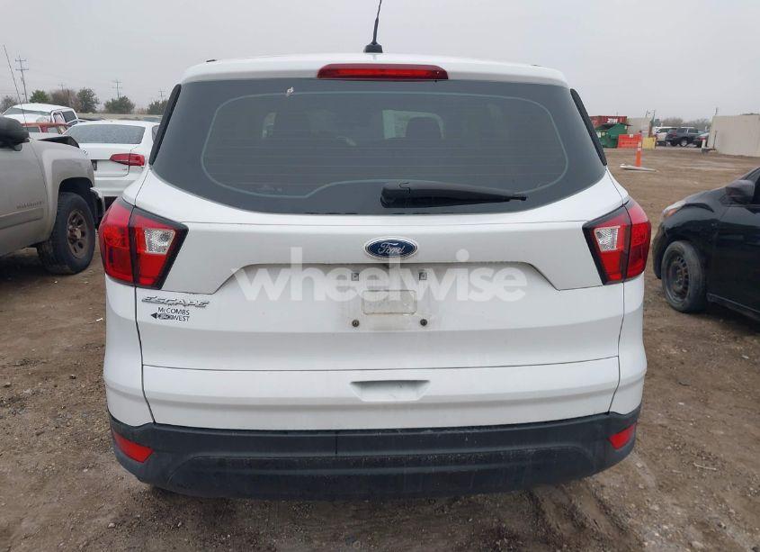 Photo 17 of 2019 Ford Escape (VIN 1FMCU0F75KUA17633)