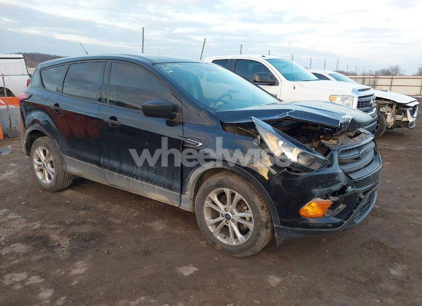 2019 Ford Escape S (VIN 1FMCU0F75KUA41169) main photo