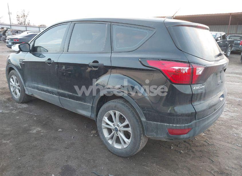 Photo 3 of 2019 Ford Escape S (VIN 1FMCU0F75KUA41169)