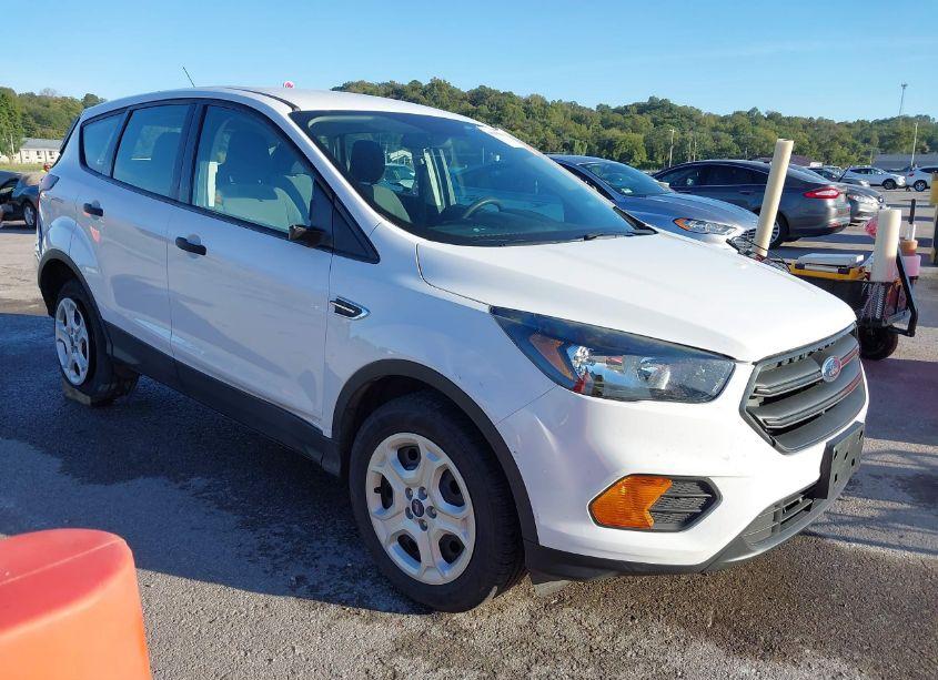 2019 Ford Escape S (VIN 1FMCU0F75KUB02987) main photo