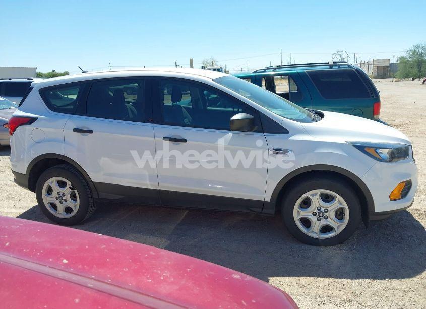 Photo 13 of 2019 Ford Escape S (VIN 1FMCU0F75KUB05551)