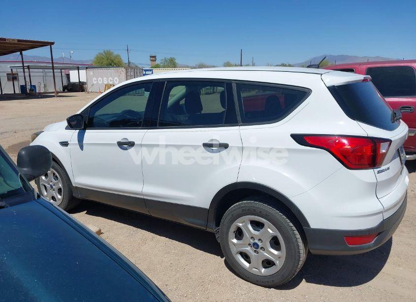 Photo 14 of 2019 Ford Escape S (VIN 1FMCU0F75KUB05551)