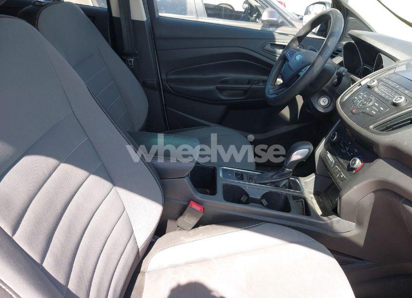 Photo 5 of 2019 Ford Escape S (VIN 1FMCU0F75KUB05551)