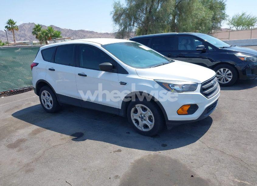 2019 Ford Escape S (VIN 1FMCU0F75KUB11723) main photo