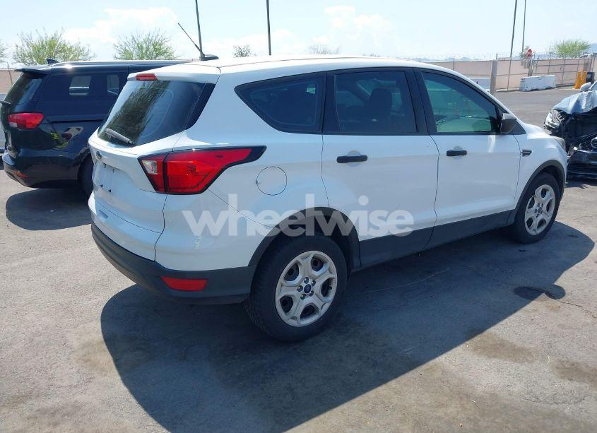 Photo 4 of 2019 Ford Escape S (VIN 1FMCU0F75KUB11723)