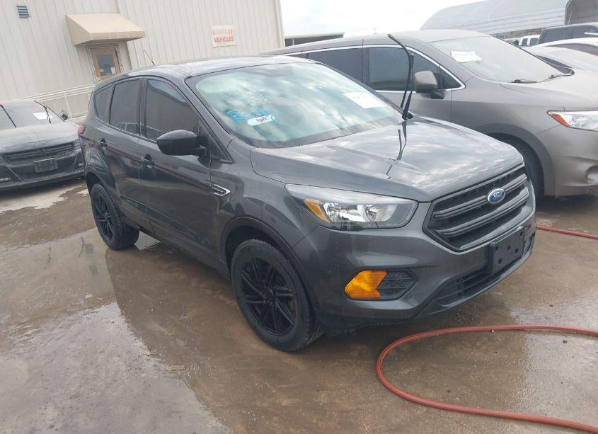 2019 Ford Escape S (VIN 1FMCU0F75KUB57102) main photo