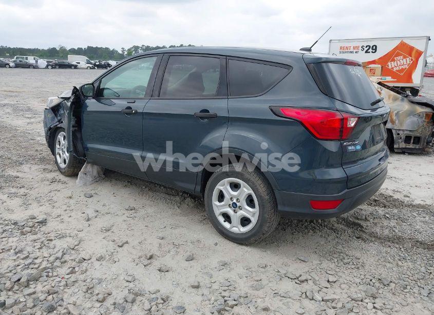Photo 3 of 2019 Ford Escape S (VIN 1FMCU0F75KUB83831)