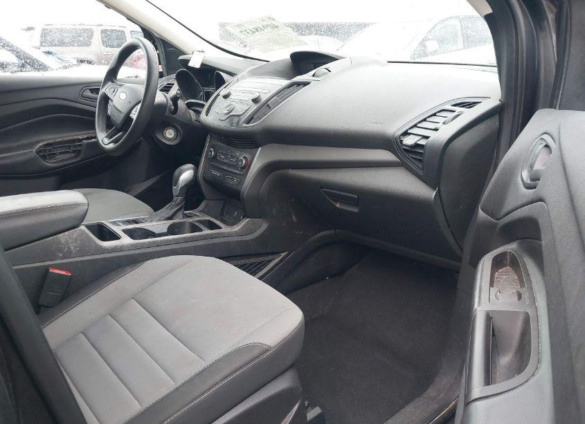 Photo 5 of 2019 Ford Escape S (VIN 1FMCU0F75KUC45289)