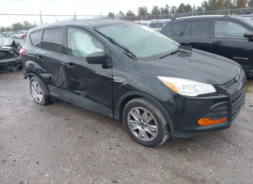 2013 Ford Escape S (VIN 1FMCU0F76DUB10325) main photo