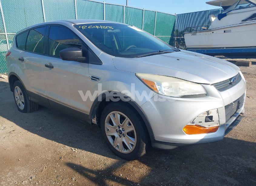 2013 Ford Escape S (VIN 1FMCU0F76DUC56336) main photo