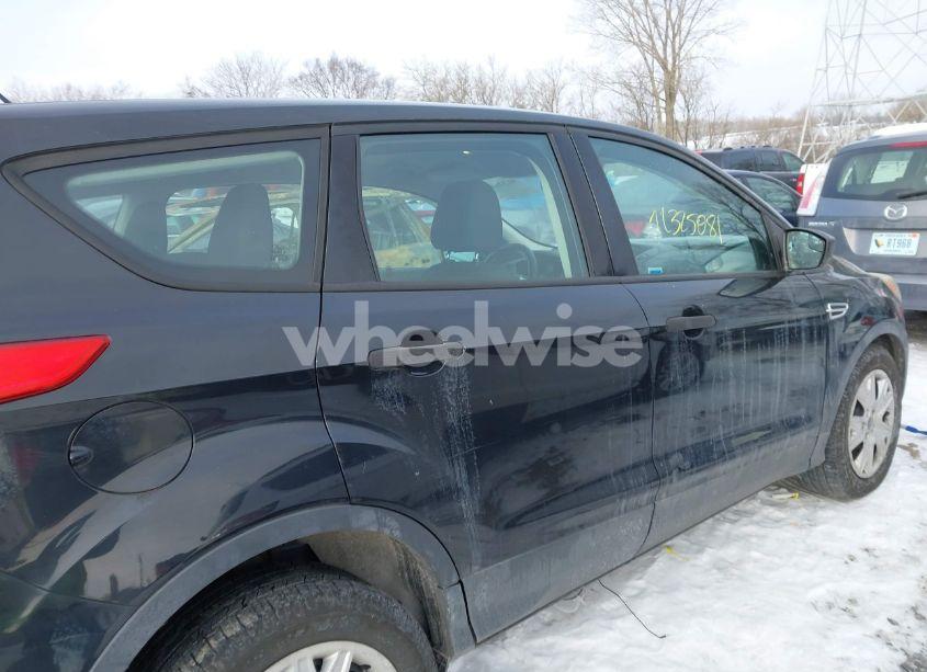 Photo 13 of 2014 Ford Escape S (VIN 1FMCU0F76EUB26493)