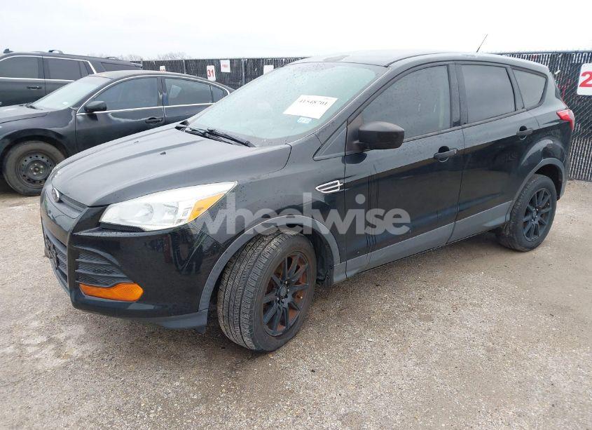 Photo 2 of 2014 Ford Escape S (VIN 1FMCU0F76EUC01354)